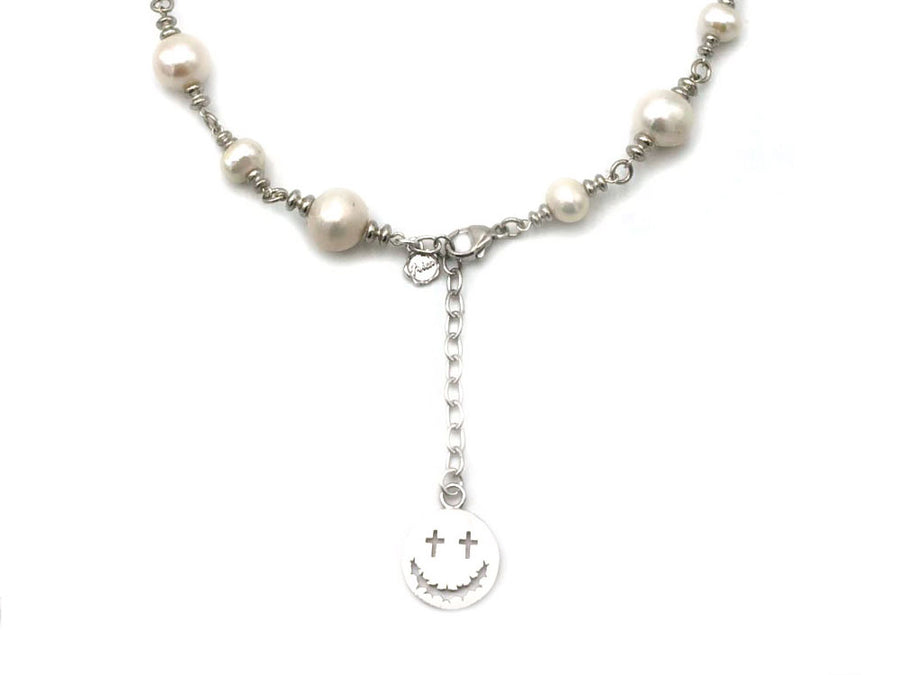 SMILE & PEARLS NECKLACE