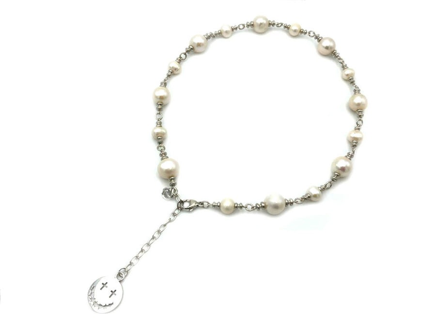 SMILE & PEARLS NECKLACE